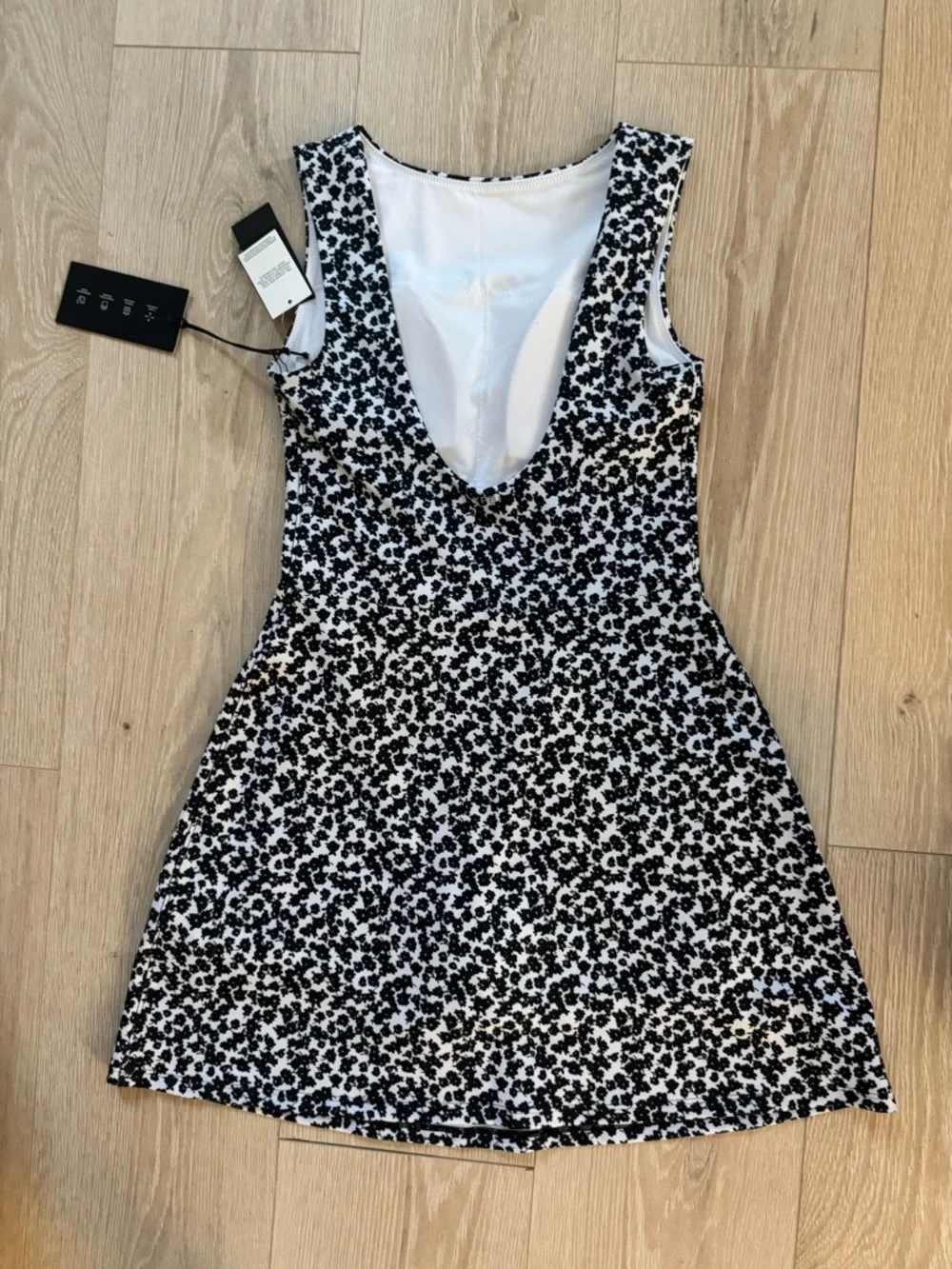 Abercrombie & Fitch, YPB Low Back Athletic Dress - Picture 3 of 3